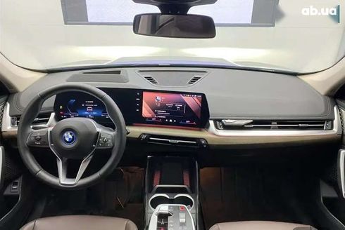 BMW iX1 2023 - фото 9