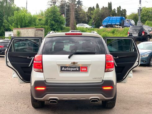 Chevrolet Captiva 2014 белый - фото 17
