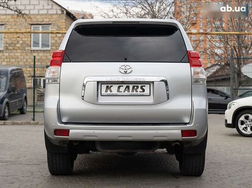 Toyota Land Cruiser Prado 2010 - фото 4