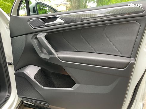 Volkswagen Tiguan 2017 белый - фото 35