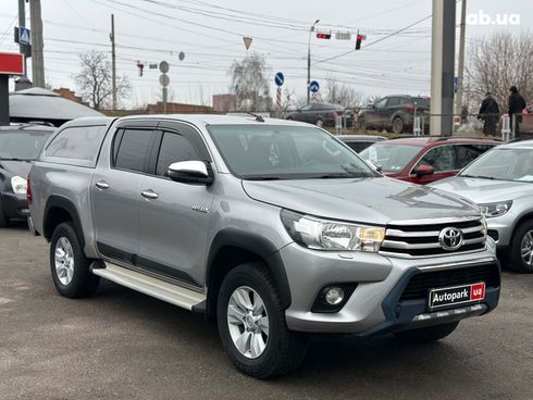 Toyota Hilux 2019 серый - фото 3