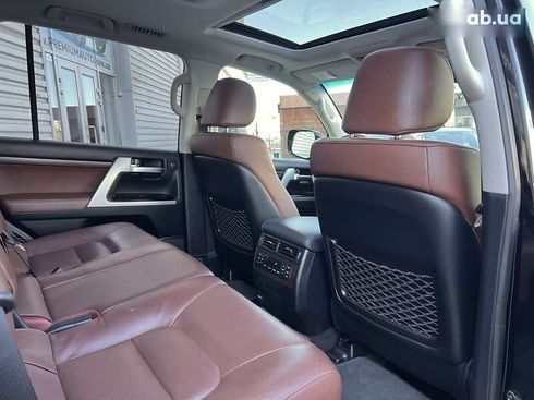 Toyota Land Cruiser 2019 - фото 27
