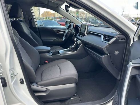 Toyota RAV4 2022 - фото 30