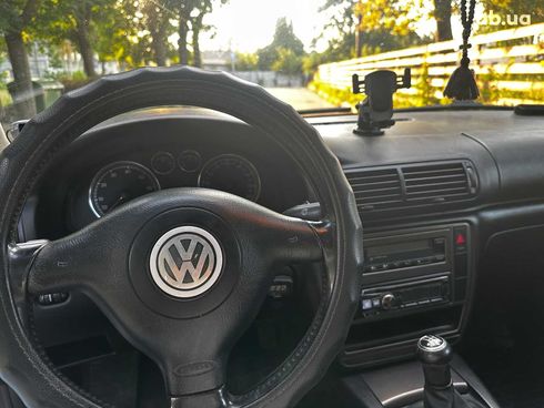 Volkswagen Passat 2003 черный - фото 15