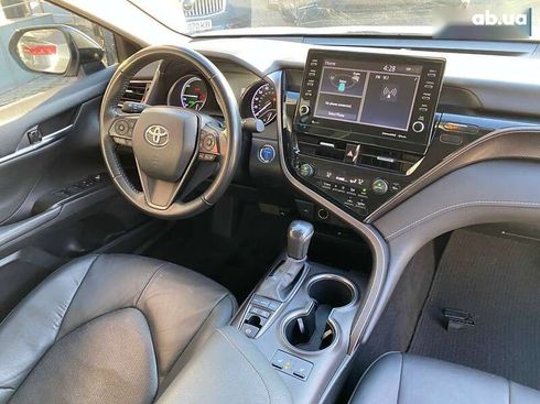 Toyota Camry 2022 - фото 9
