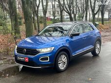 Продаж б/у позашляховик Volkswagen T-Roc - купити на Автобазарі