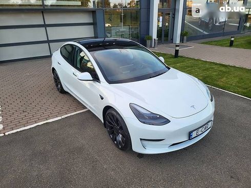 Tesla Model 3 2022 - фото 19