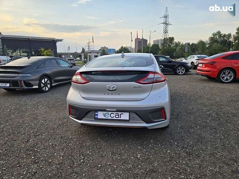 Hyundai Ioniq 2019 - фото 7