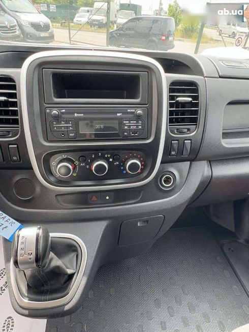 Renault Trafic 2020 - фото 19
