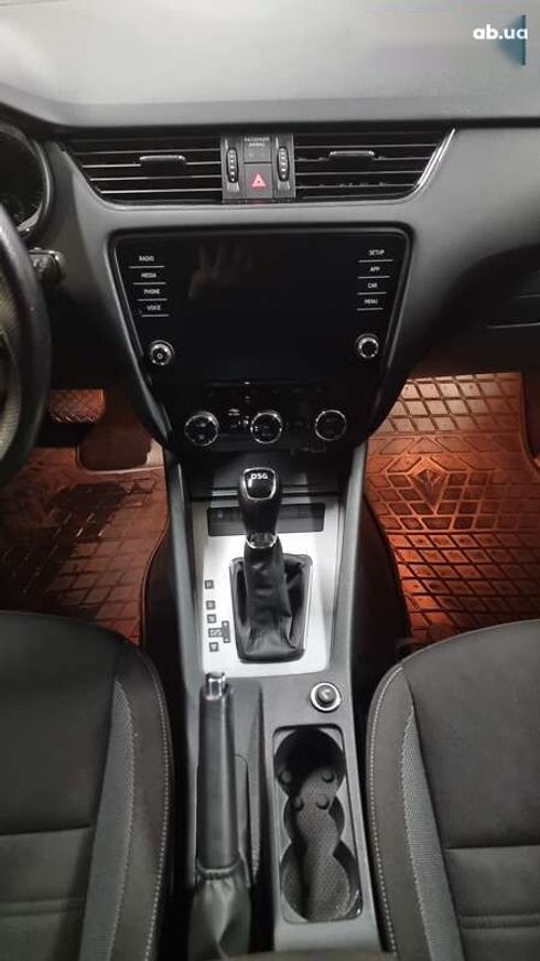 Skoda Octavia 2019 - фото 8