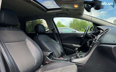 Opel Astra 2011 - фото 9