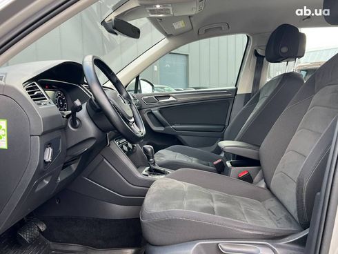 Volkswagen Tiguan 2017 серый - фото 36