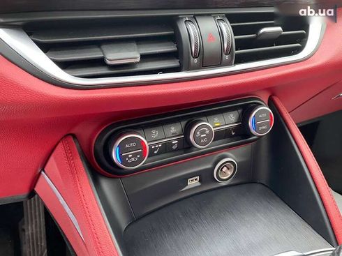 Alfa Romeo Stelvio 2020 - фото 19