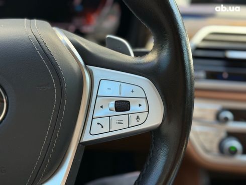 BMW 7 серия 2019 белый - фото 42