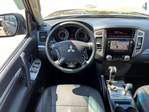 Mitsubishi Pajero Wagon 2018 - фото 17