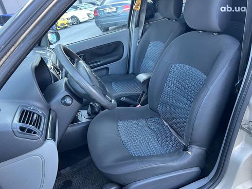 Renault Clio 2006 бежевый - фото 18