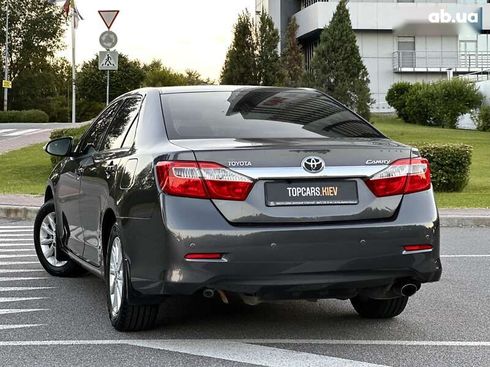 Toyota Camry 2011 - фото 11