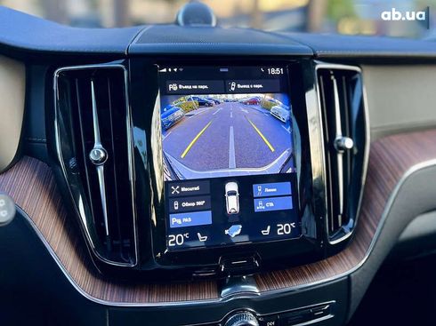Volvo XC60 2019 - фото 30
