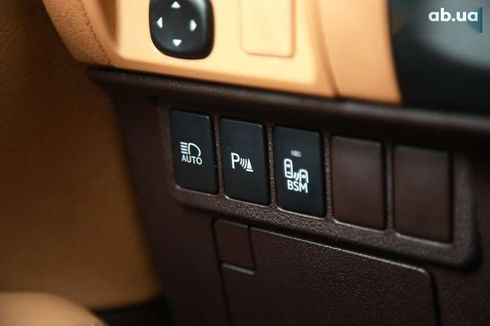 Lexus ES 2018 - фото 26