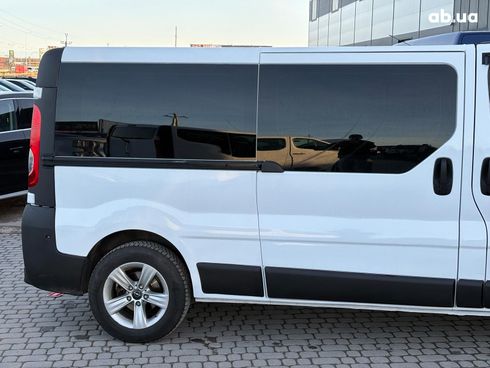 Opel Vivaro 2009 белый - фото 6
