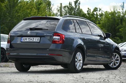 Skoda Octavia 2017 - фото 11