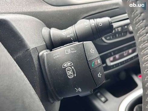 Renault Scenic 2011 - фото 24