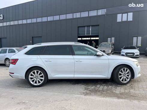 Skoda Superb 2015 белый - фото 41