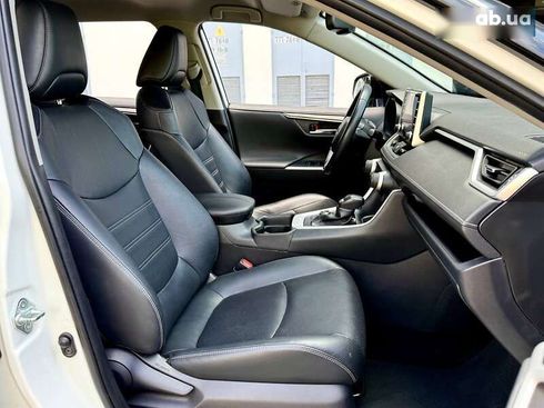Toyota RAV4 2019 - фото 24