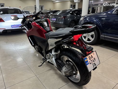 Honda VFR 2011 красный - фото 8