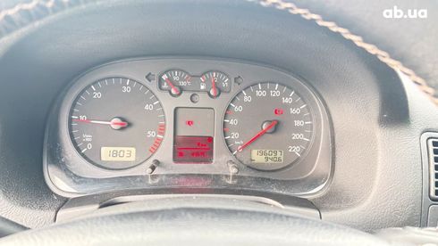 Volkswagen Golf 2004 зеленый - фото 2