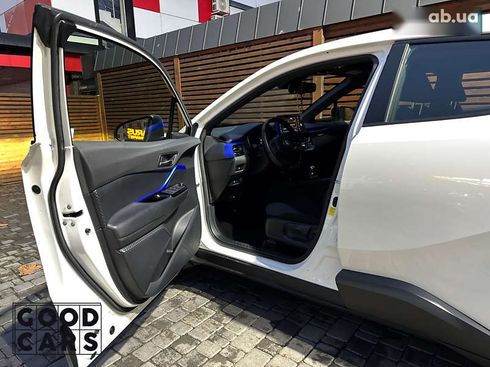 Toyota C-HR 2019 - фото 18