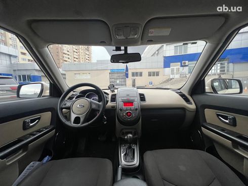 Kia Soul 2011 бежевый - фото 19