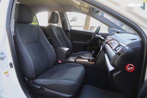 Toyota Camry 2012 - фото 10