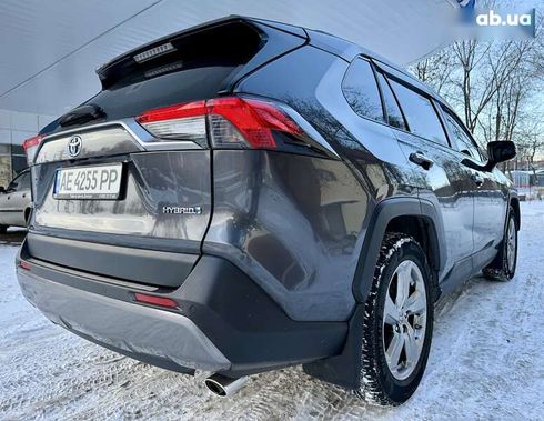 Toyota RAV4 2021 - фото 11