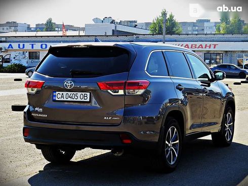 Toyota Highlander 2017 - фото 3