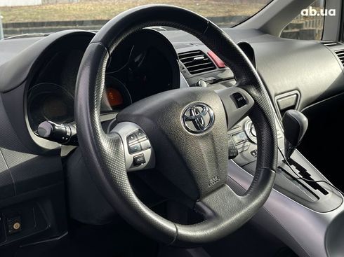 Toyota Auris 2010 - фото 17
