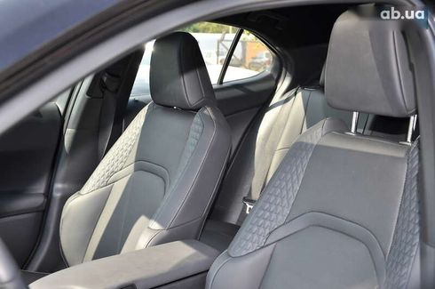 Lexus UX 2019 - фото 24