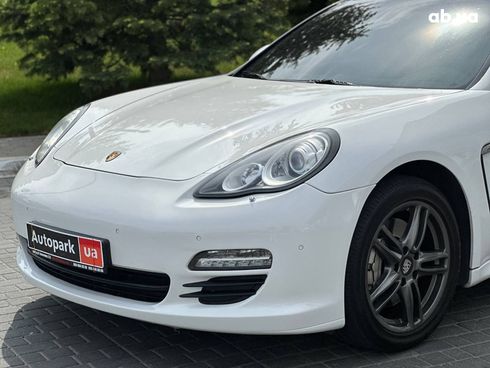 Porsche Panamera 2010 белый - фото 3