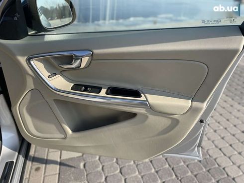 Volvo S60 2015 - фото 16