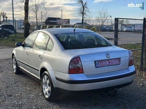 Volkswagen Passat 2003 - фото 11