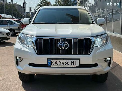 Toyota Land Cruiser Prado 2019 - фото 2