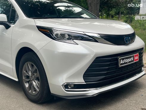 Toyota Sienna 2023 белый - фото 13