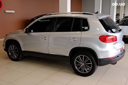 Volkswagen Tiguan 2013 серебристый - фото 3