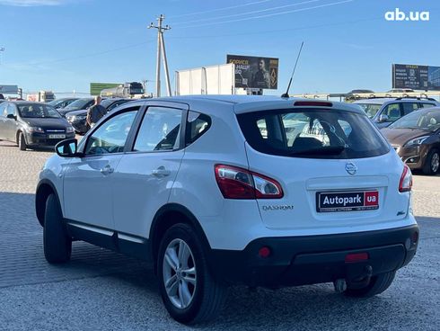 Nissan Qashqai 2010 белый - фото 21