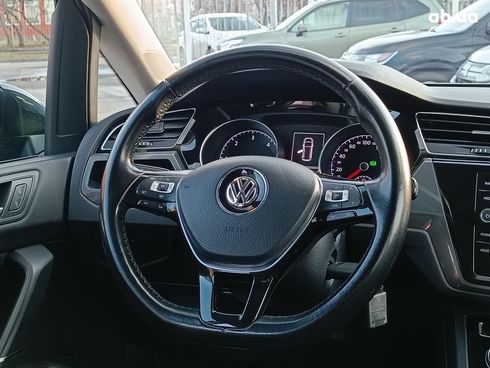 Volkswagen Touran 2019 серый - фото 16