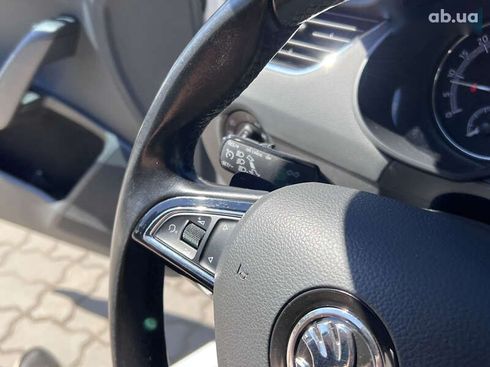 Skoda Octavia 2018 - фото 16