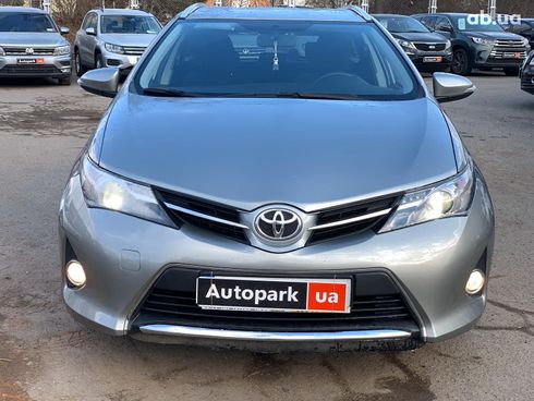 Toyota Auris 2014 серый - фото 2