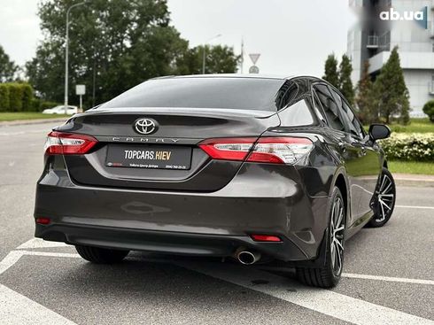 Toyota Camry 2018 - фото 11