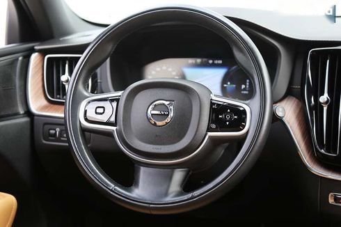 Volvo XC60 2020 - фото 16