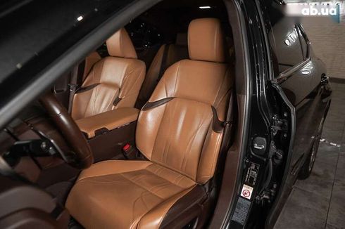 Lexus ES 2019 - фото 22